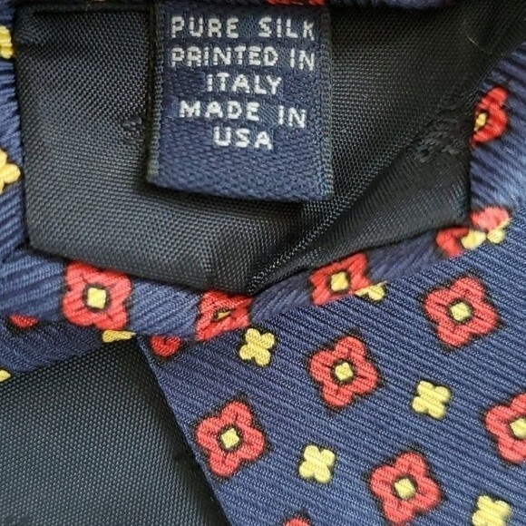 BROOKS BROTHERS SILK TIE BLUE RED GEOMETRIC 3.5" - Picture 4 of 4